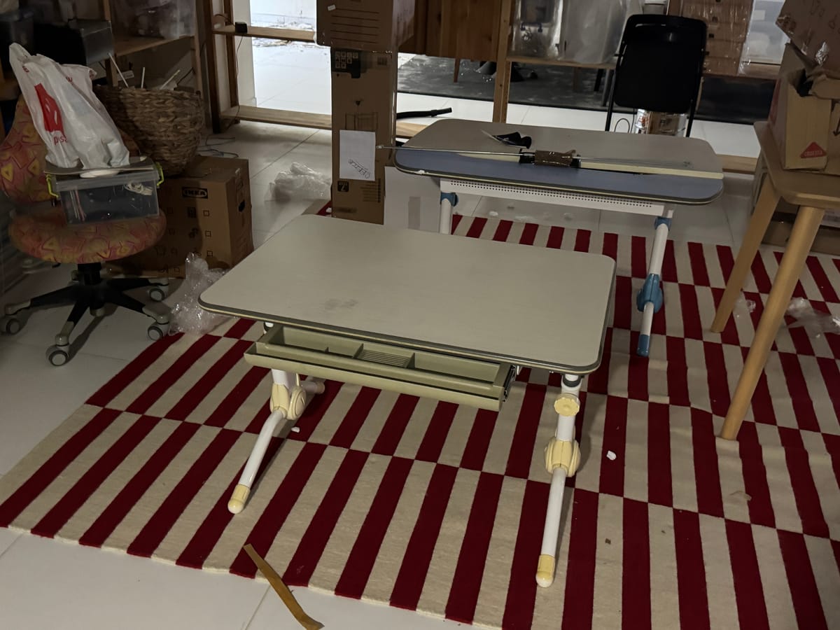 Wool 2m x 3m Red/White Carpet