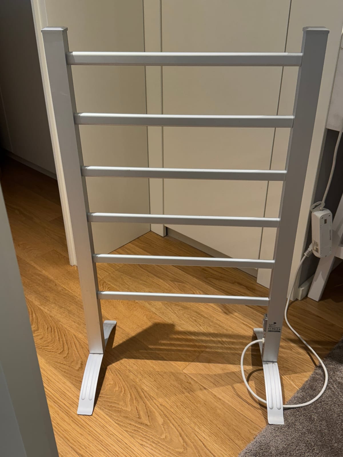 Portable towel dryer