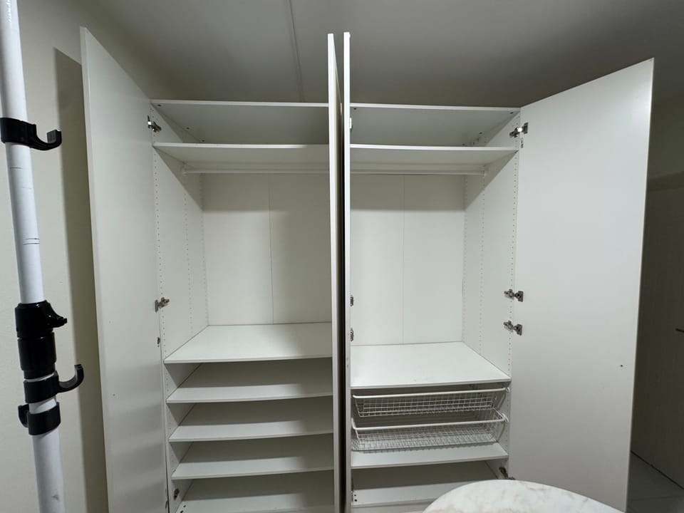 Ikea PAX 100 x 236 CM (3 frames plus various parts and shelves (used)